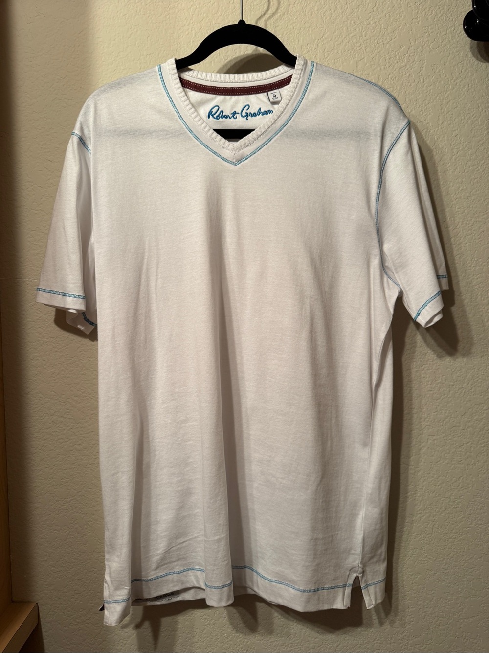 Robert Graham White V-Neck T-Shirt with Light Blue Stitching - M, fits like L
